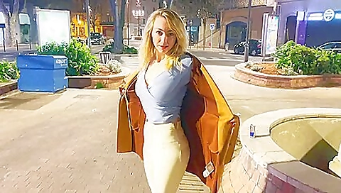 Charmonisa, al in cum scene