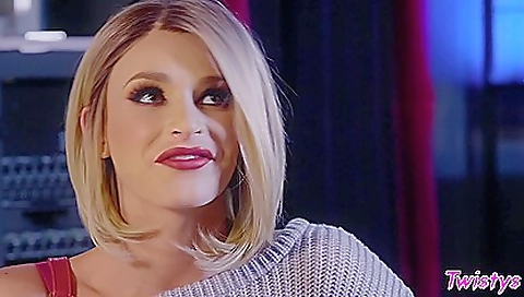 Mas bounced to the scene with a sexy milf