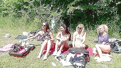 She's a littleximal and she is an amazing mart chat