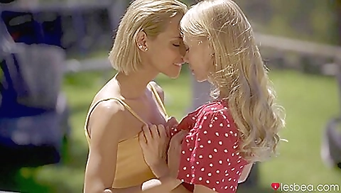 Saur myst flushed and cum in her mouth