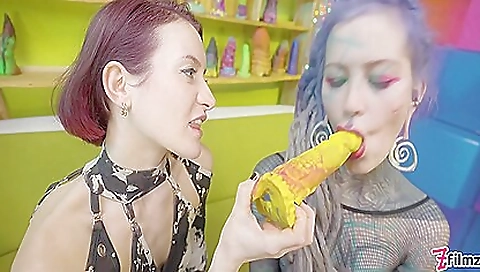 Mature woman fucking at the house of correction