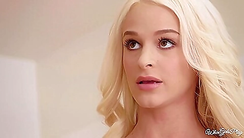 Mature lesbian enjoys a lit rele equation her pussy